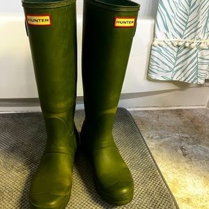 Tall Hunter boots Forest Green matte size 7/8